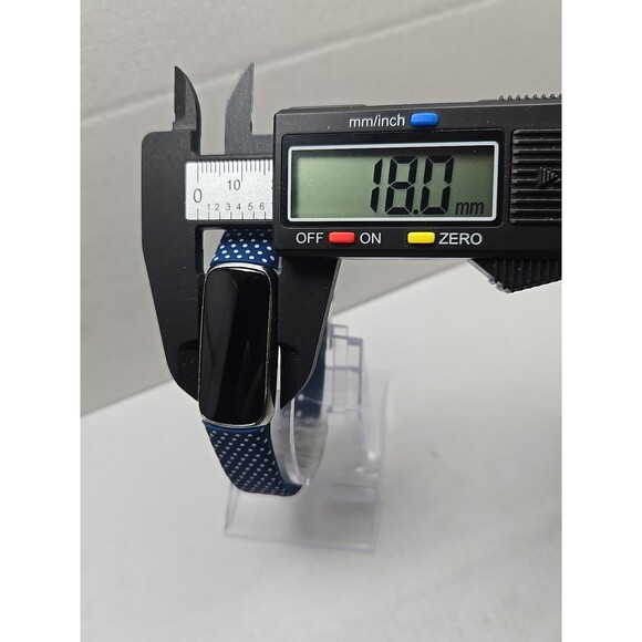 Fitbit Luxe Fitness Tracker FB422 Heart Rate Sleep SpO2 Bluetooth GPS No Charger - Picture 5 of 10